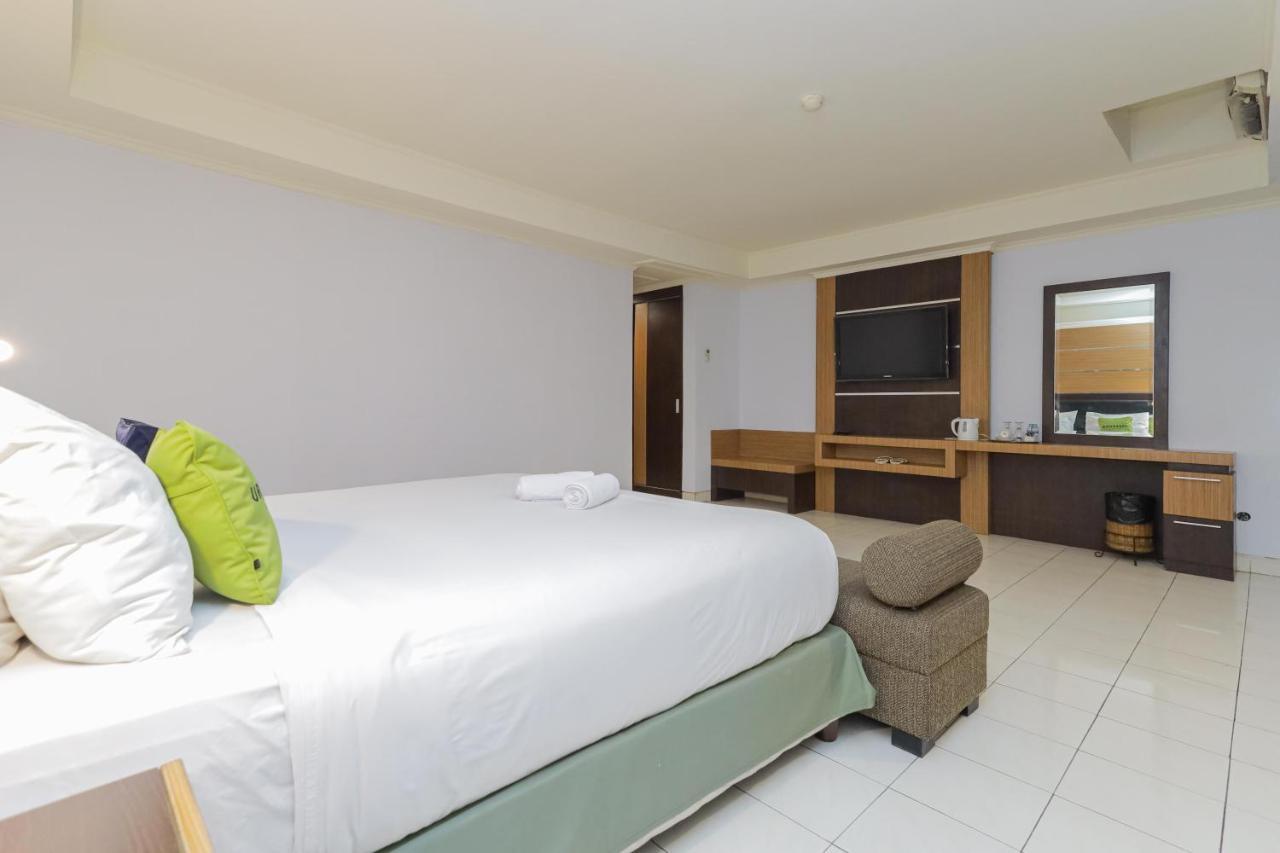 Urbanview Hotel Taman Suci Denpasar Exterior foto